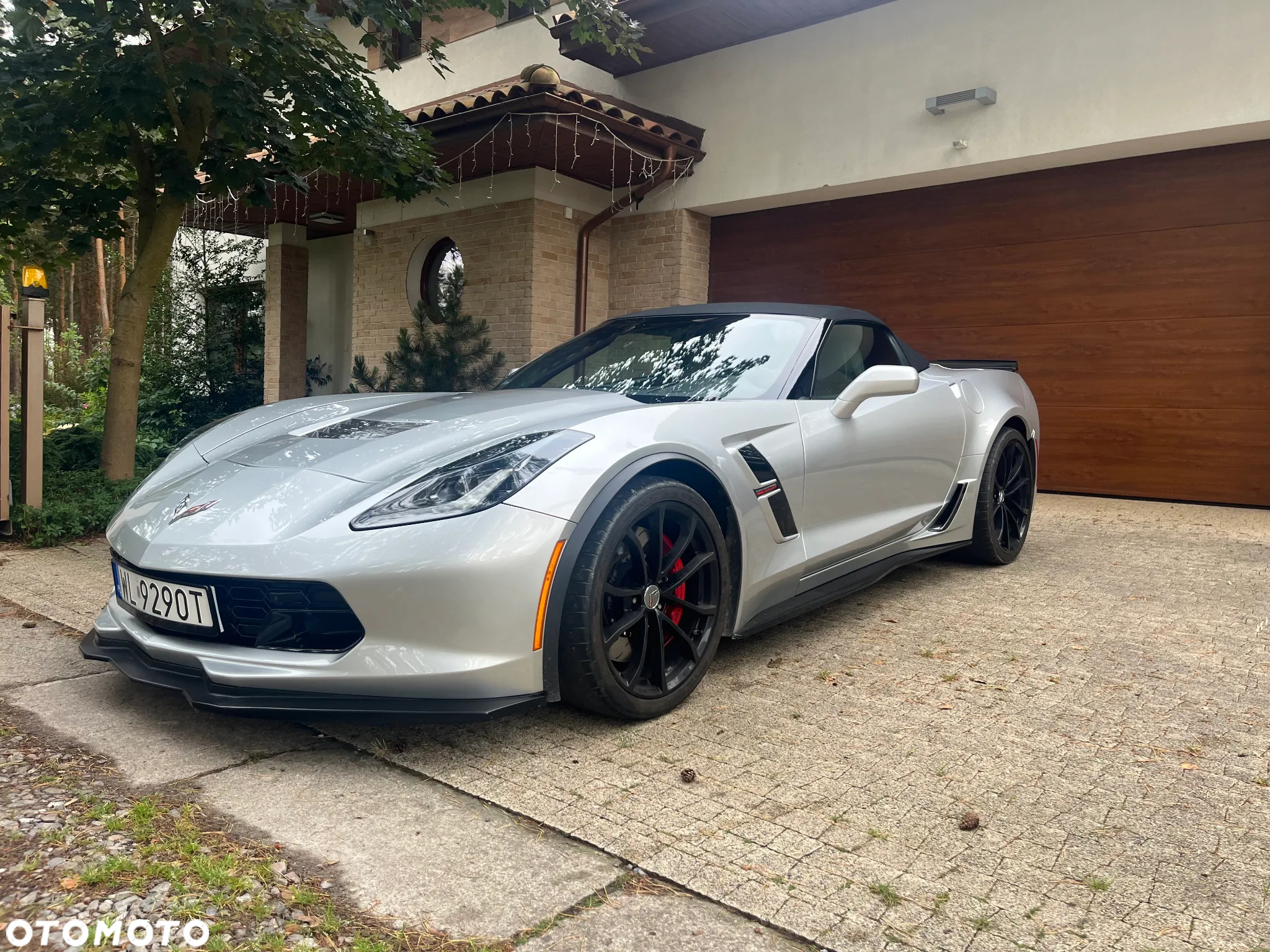 Chevrolet Corvette - 2