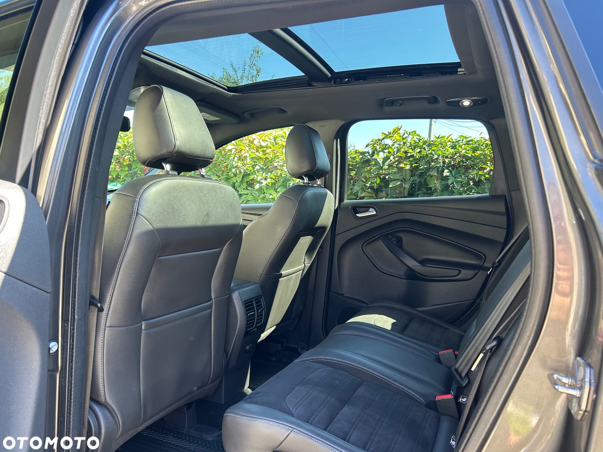 Ford Kuga 2.0 TDCi 4x4 ST-Line - 29