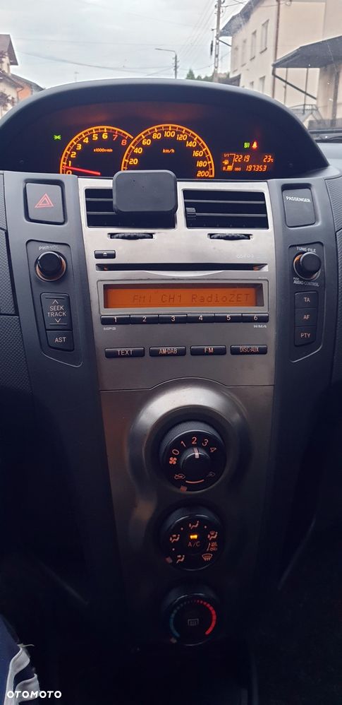 Toyota Yaris 1.33 VVT-i Sol - 18