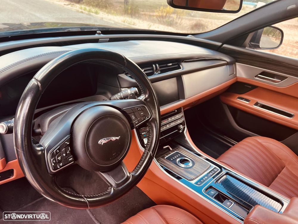 Jaguar XF - 23