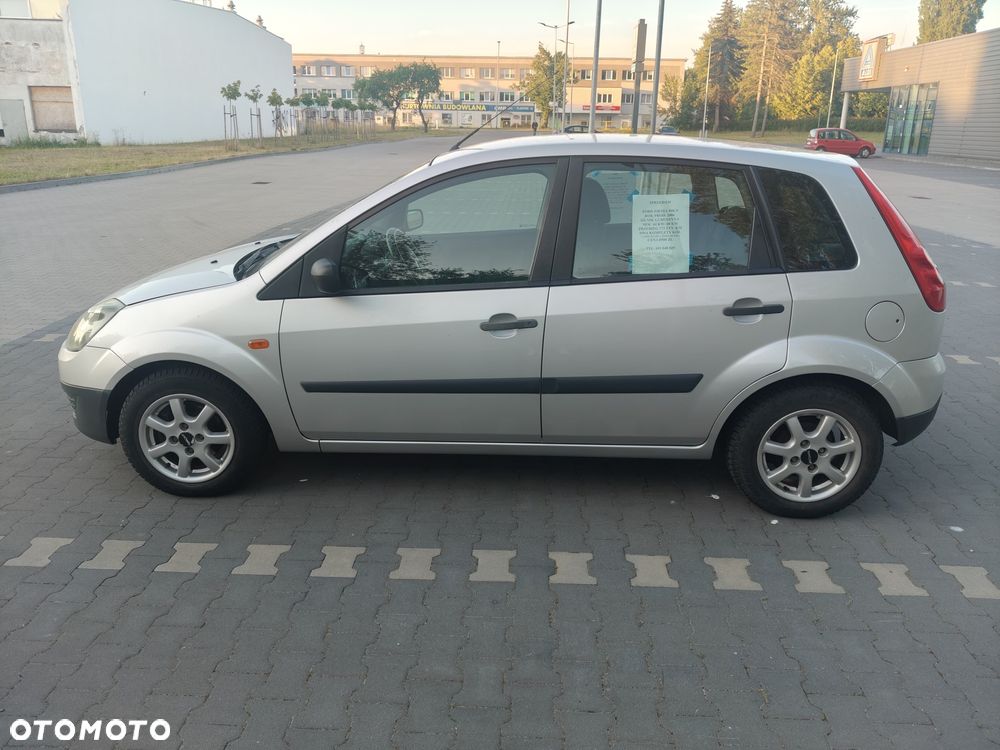 Ford Fiesta 1.3 Futura - 6