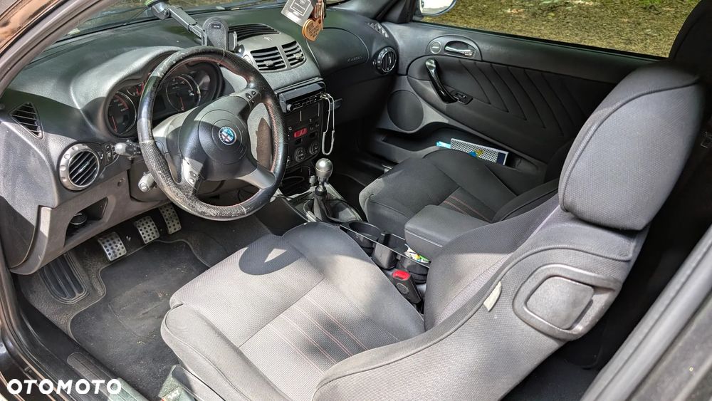 Alfa Romeo 147 1.9 JTD 16V Q2 - 14