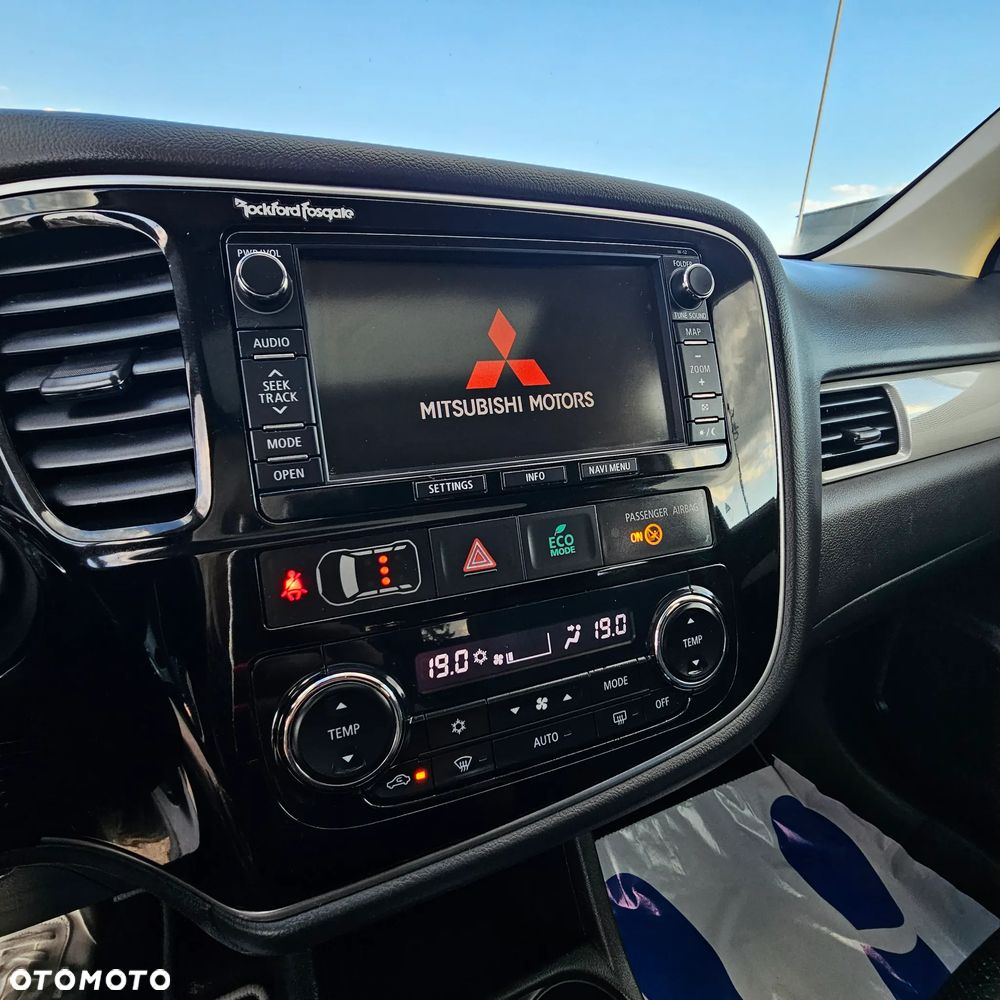 Mitsubishi Outlander - 20