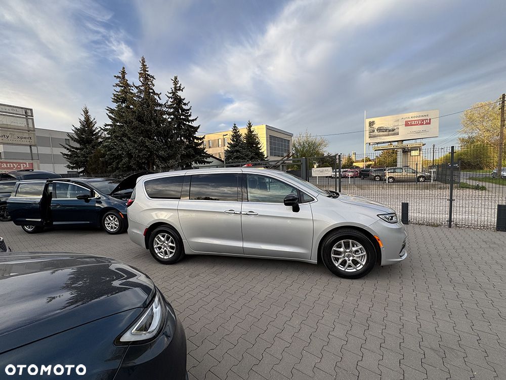 Chrysler Pacifica - 3