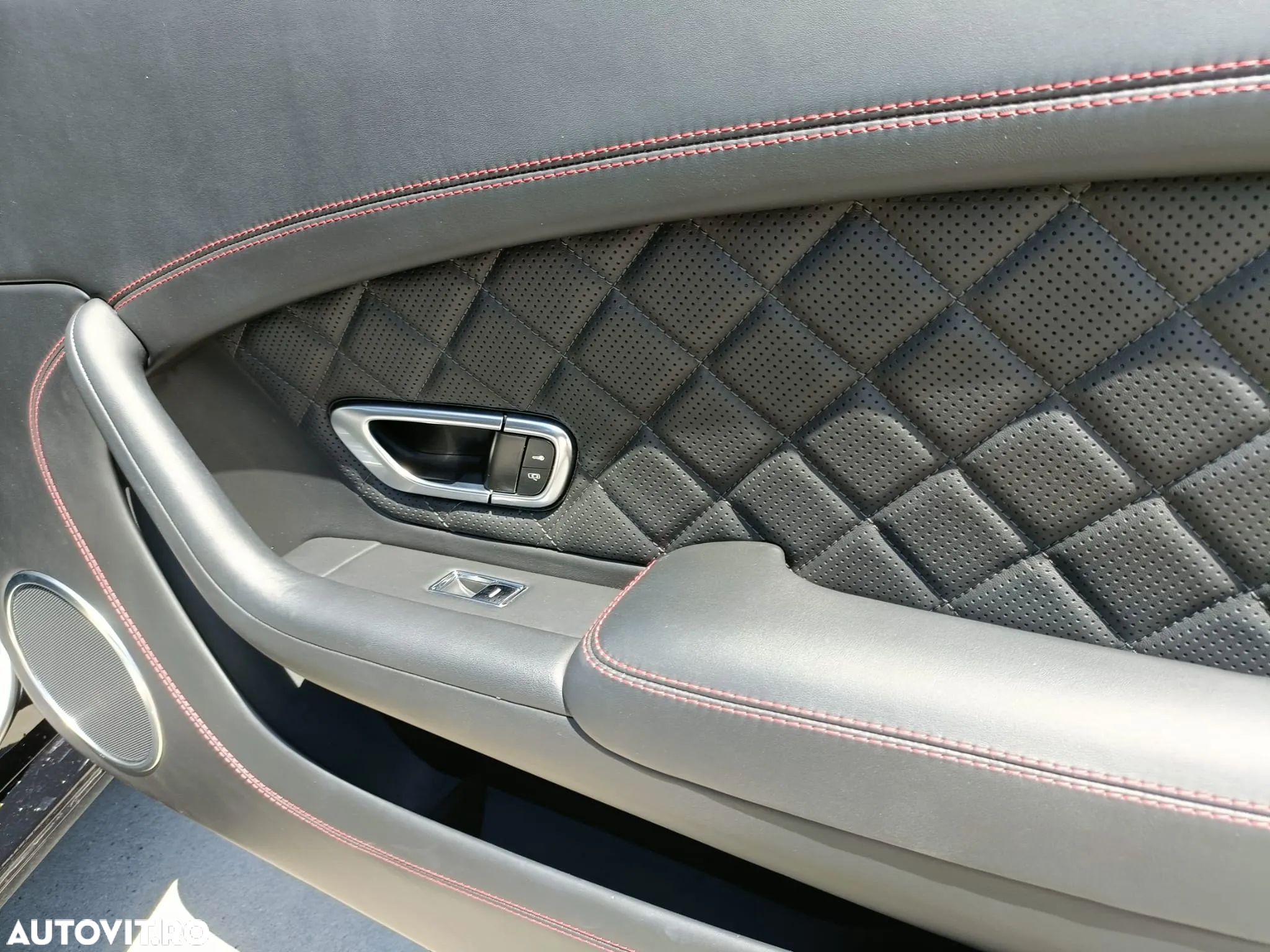 Bentley Continental GTC V8 - 24