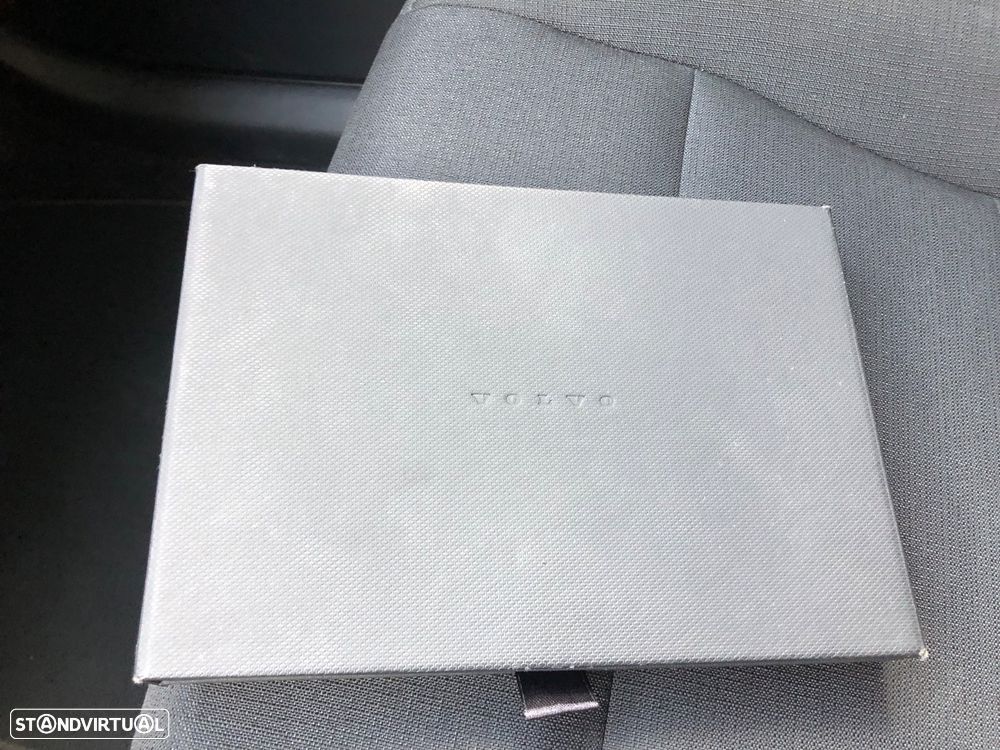 Volvo XC 40 2.0 D3 Momentum Plus - 38