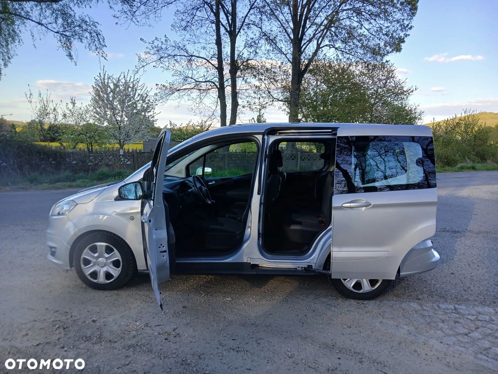 Ford Tourneo Courier 1.0 EcoBoost Titanium - 4