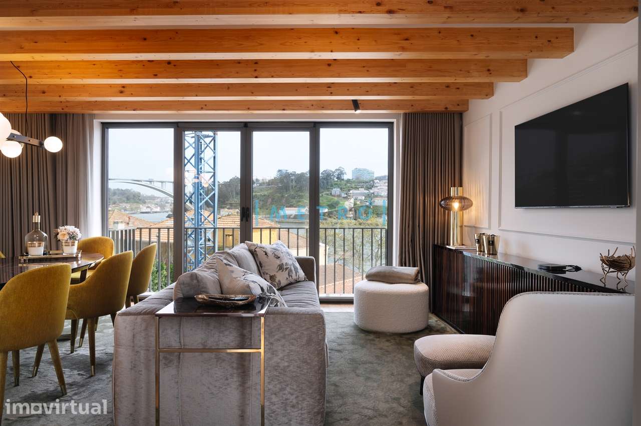 Apartamento T3 DUPLEX Venda em Lordelo do Ouro e Massarelos,Porto - Grande imagem: 2/60