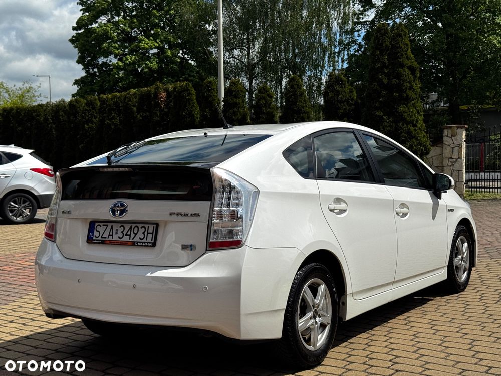 Toyota Prius 1.8 HSD Prestige - 6