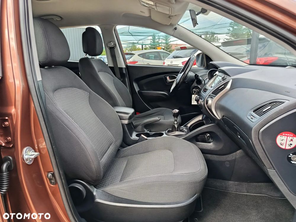 Hyundai ix35 blue 1.6 2WD Finale Silver - 12