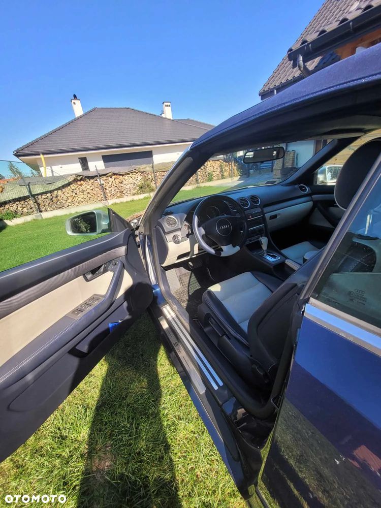 Audi A4 Cabrio ver-2-5-tdi-multitronic - 15