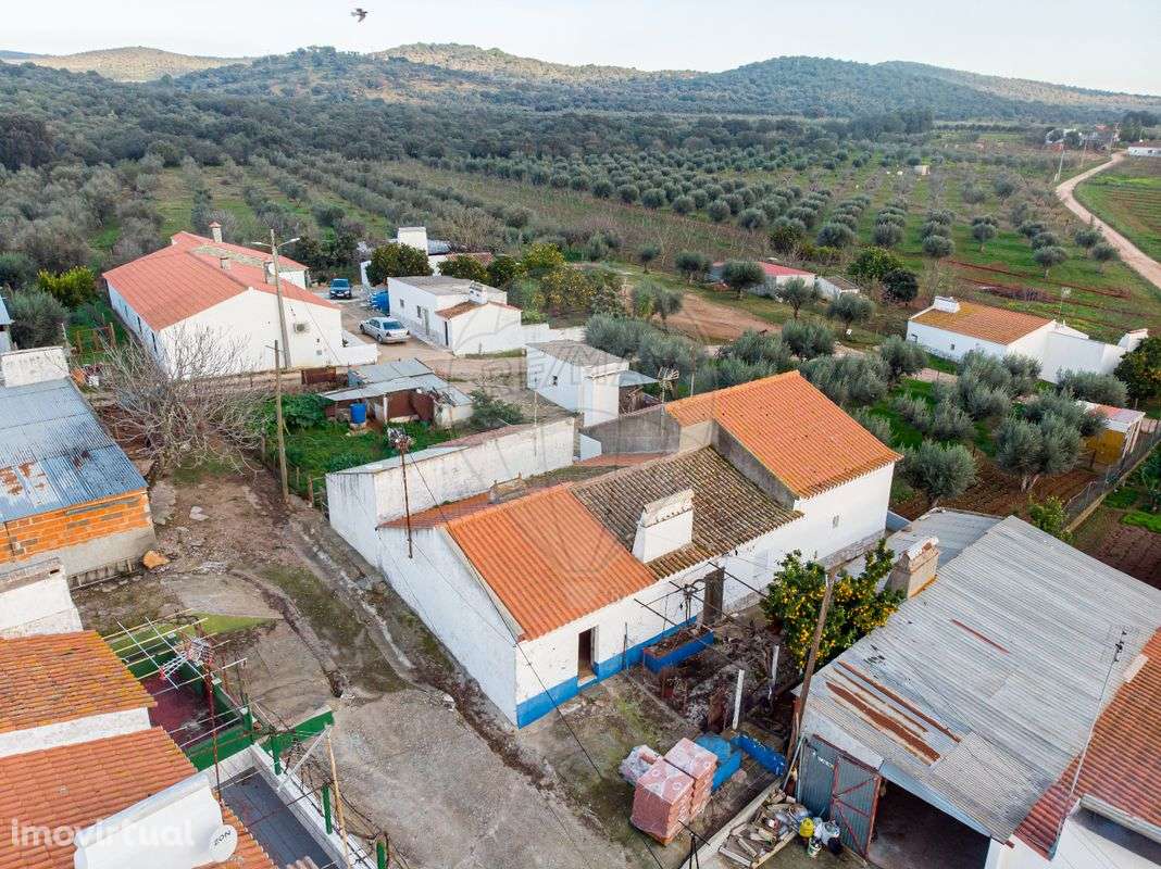 Moradia T1 para venda - Grande imagem: 2/18