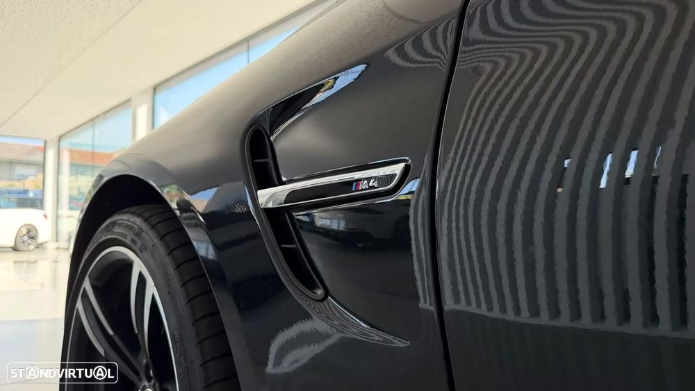 BMW M4 Auto - 11