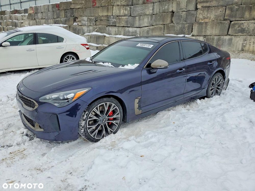 Kia Stinger - 1