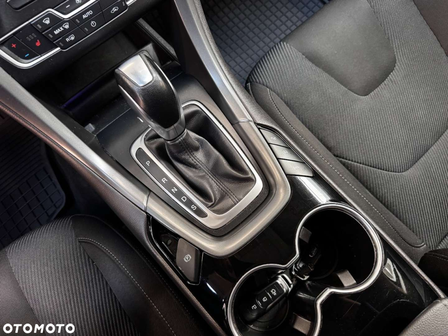 Ford Mondeo - 31