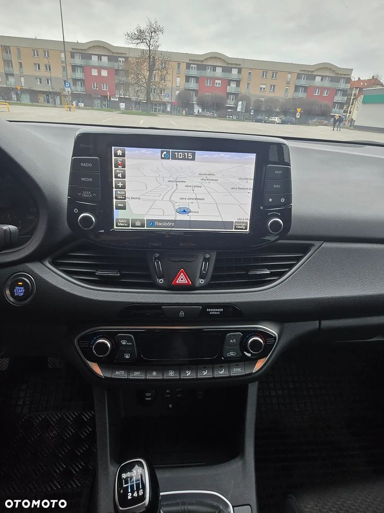 Hyundai i30 1.6 D Premiere Style - 11