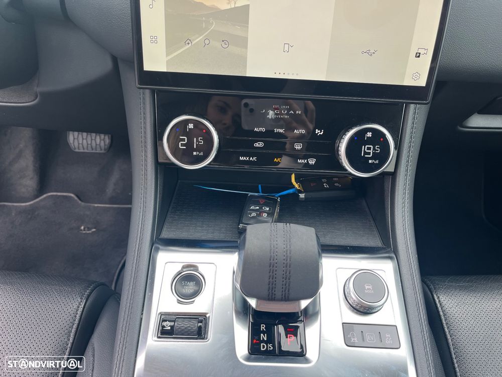 Jaguar F-Pace 2.0 P400e AWD - 36