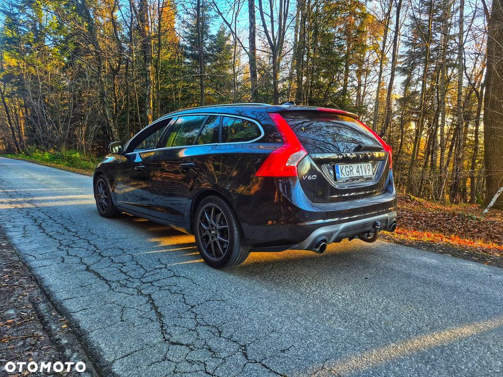 Volvo V60 D4 Drive-E R-Design Momentum - 3