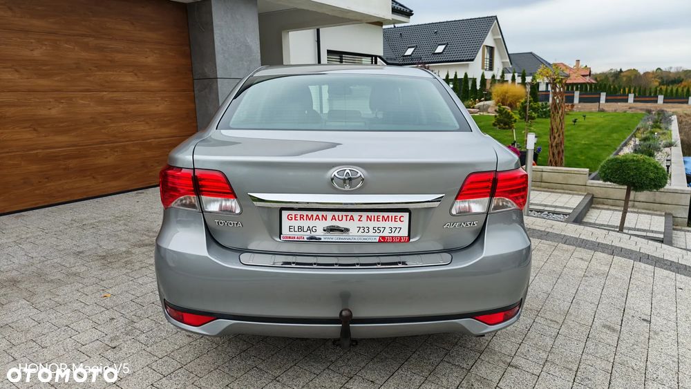 Toyota Avensis 1.8 Comfort - 30