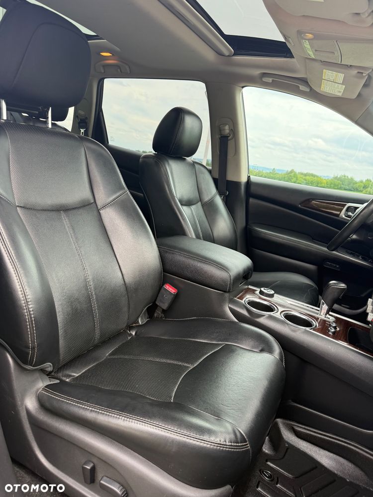 Nissan Pathfinder - 8