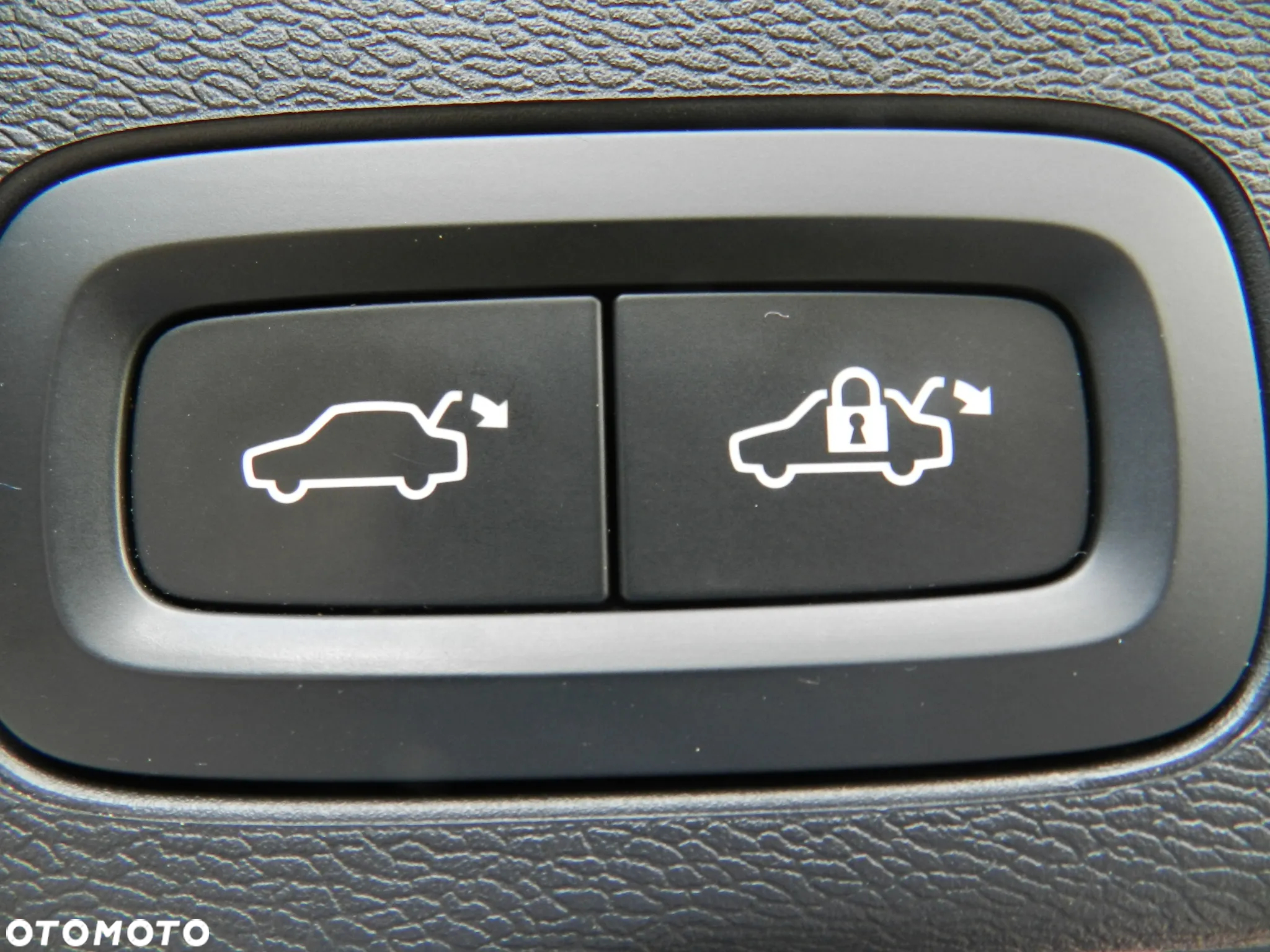 Volvo XC 60 B4 D AWD Plus Dark - 13