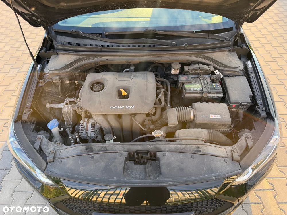 Hyundai Elantra - 37