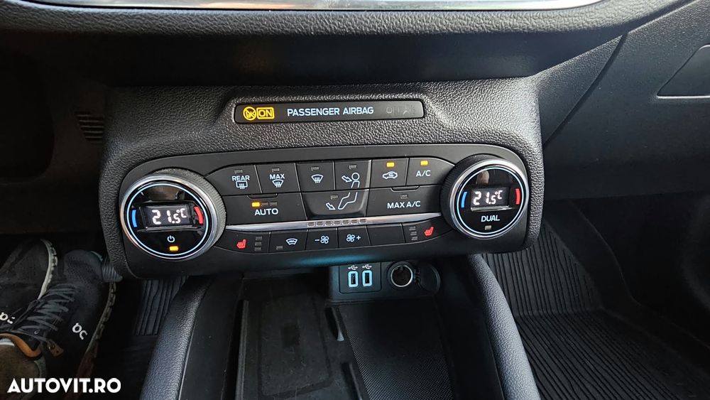 Ford Focus 1.5 EcoBlue Start-Stopp-System TITANIUM - 31
