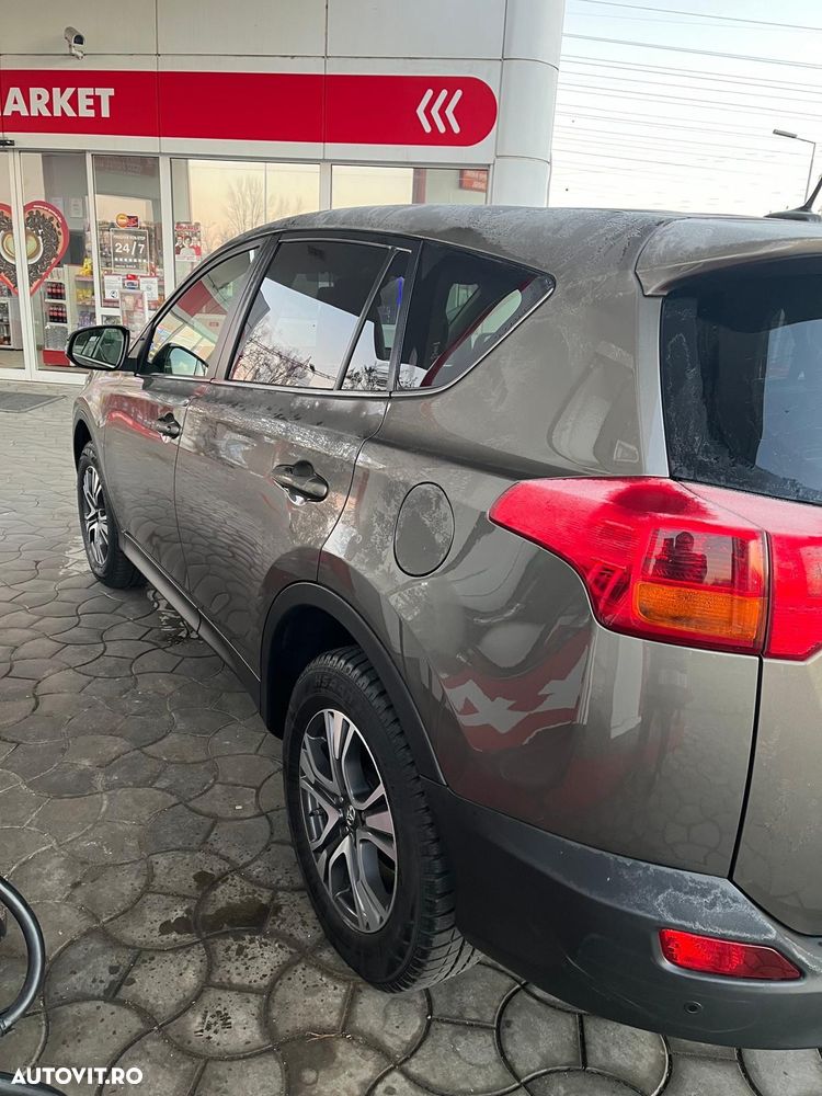 Toyota RAV4 2.2L D-CAT A/T Luxury - 8