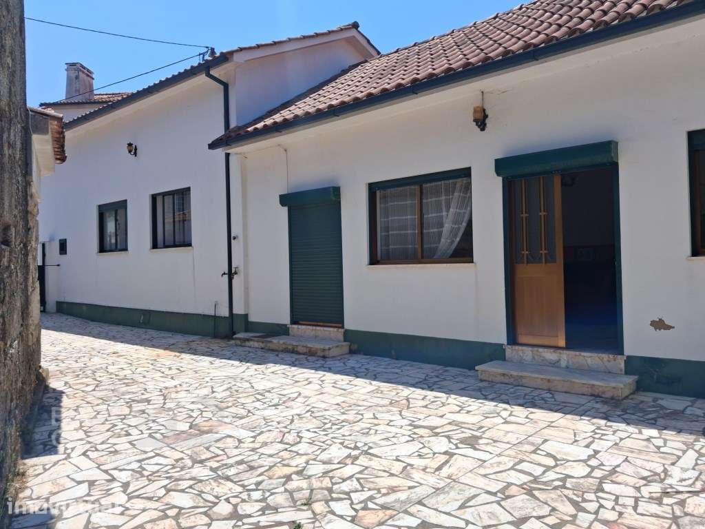 Oportunidade em Mujães: Moradia Térrea T3 com Potencial - Grande imagem: 3/3