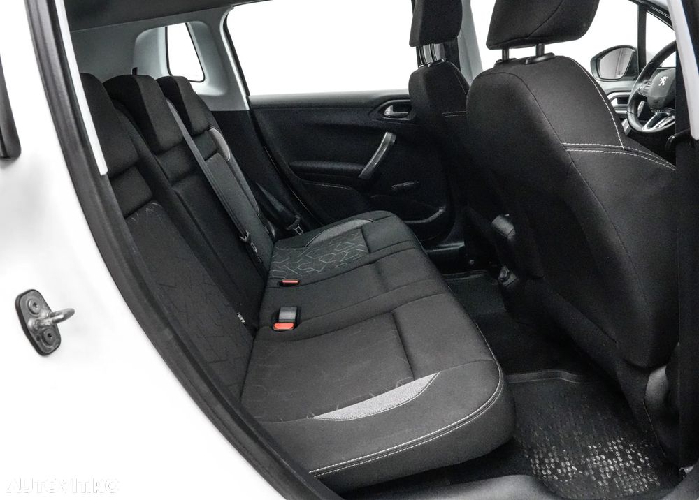 Peugeot 2008 BlueHDi 100 STOP & START Allure - 16