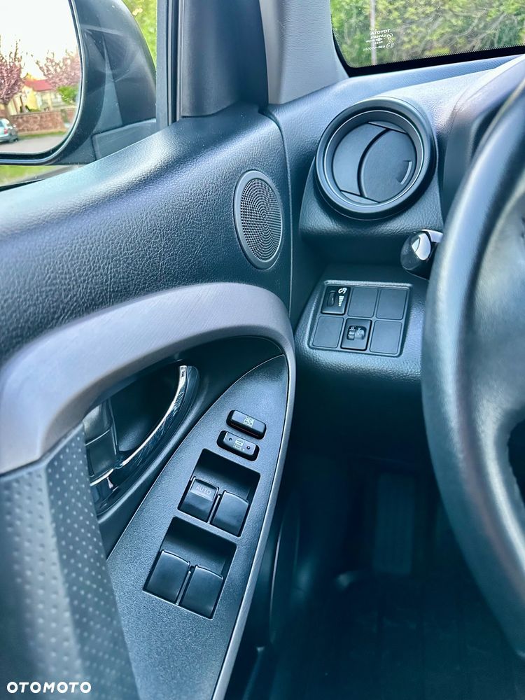 Toyota RAV4 2.0 VVT-i Premium - 21