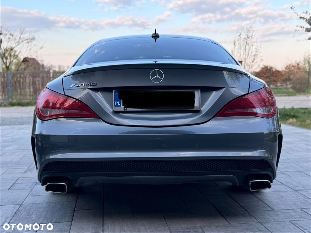 Mercedes-Benz CLA 180 AMG Line - 8