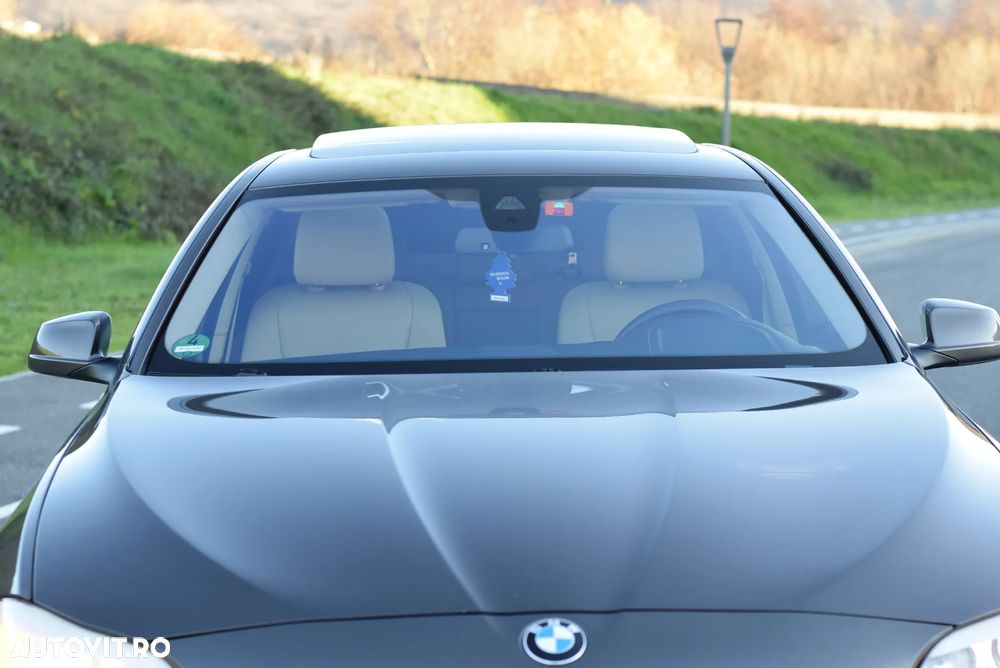 BMW Seria 5 525d xDrive Aut. - 25