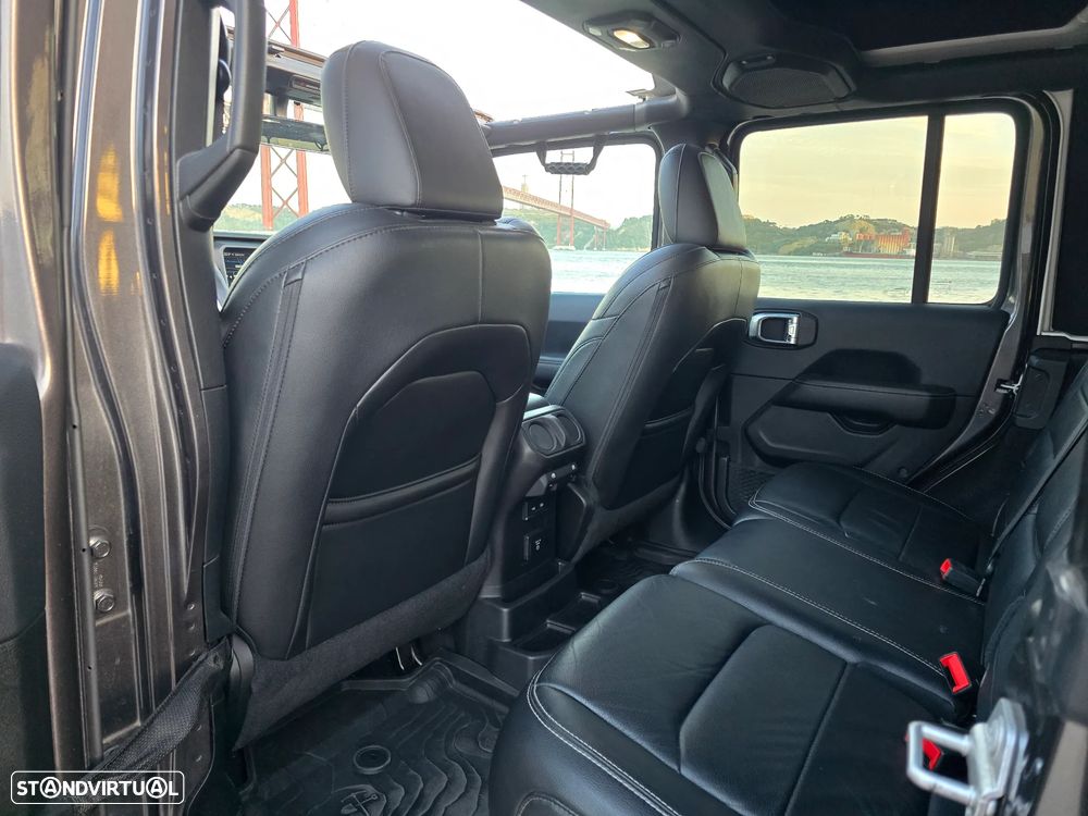 Jeep Wrangler - 14