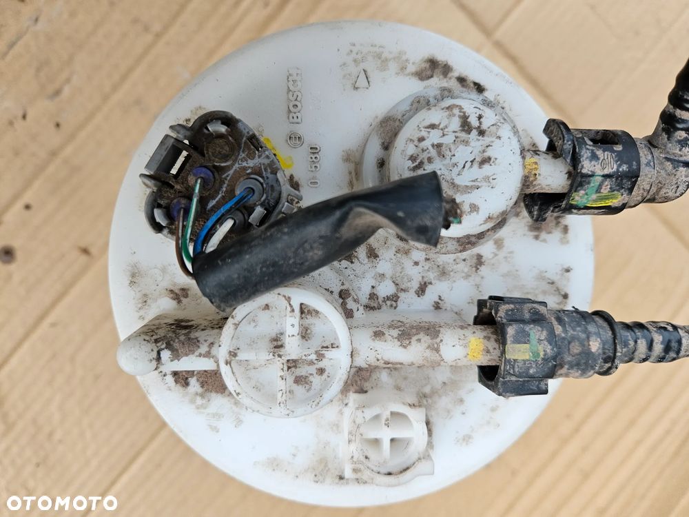 Toyota Avensis T25 1.8 VVti pompa paliwa 77020-02070 0580313085 - 2