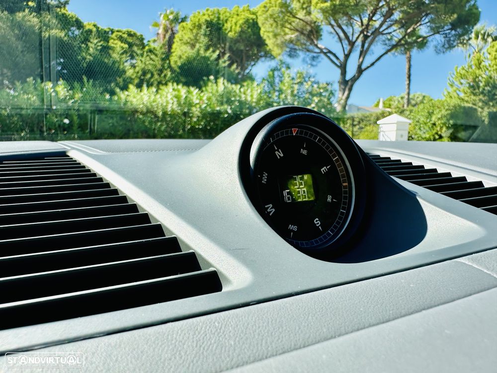 Porsche Cayenne - 32