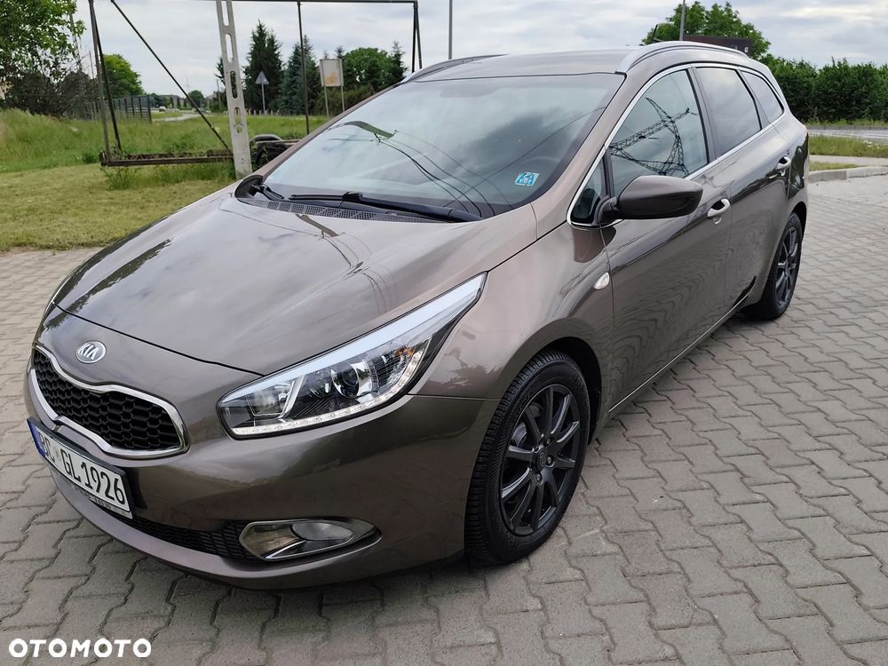 Kia Ceed 1.6 CRDi 128 Fifa World Cup Edition - 20
