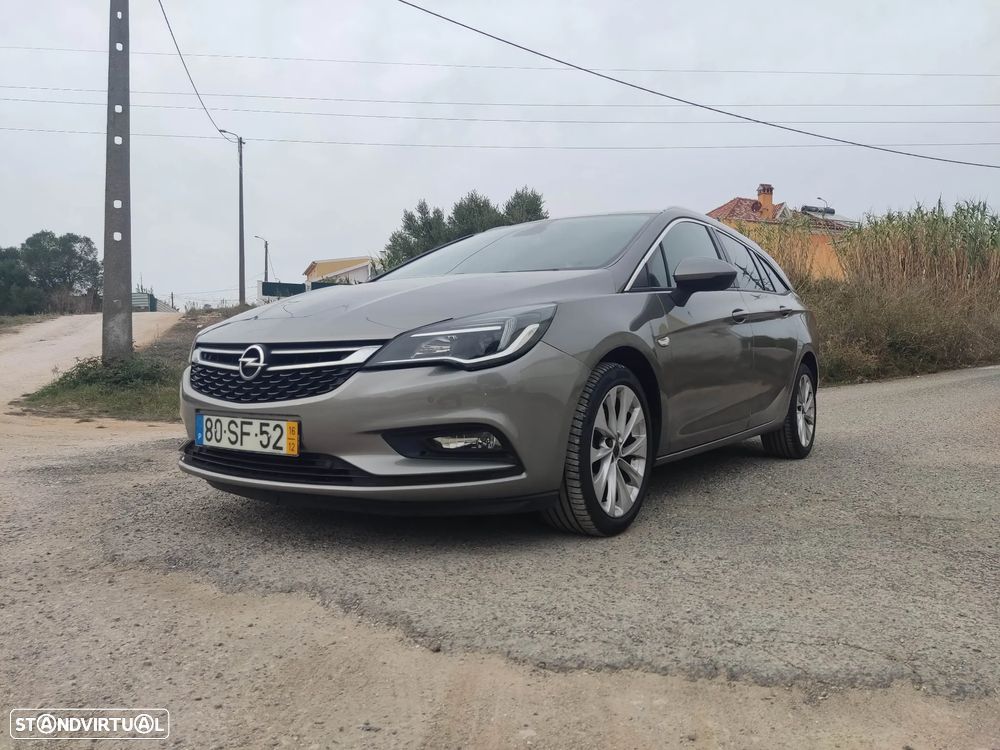 Opel Astra Sports Tourer - 2