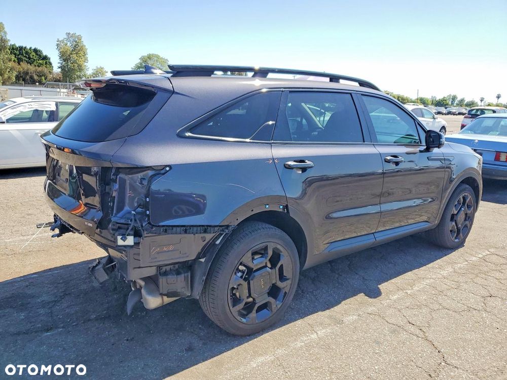 Kia Sorento - 4