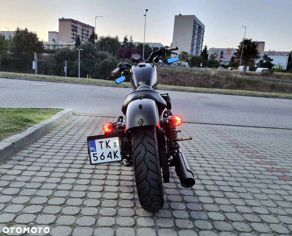 Harley-Davidson Sportster Iron 883 - 9