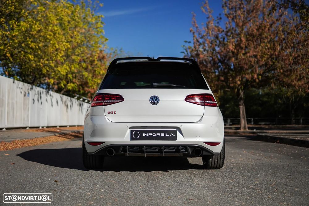 VW Golf GTI Performance BlueMotion - 22