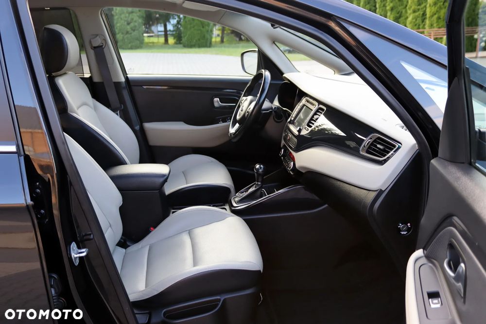 Kia Carens 1.7 CRDi L 7os - 23