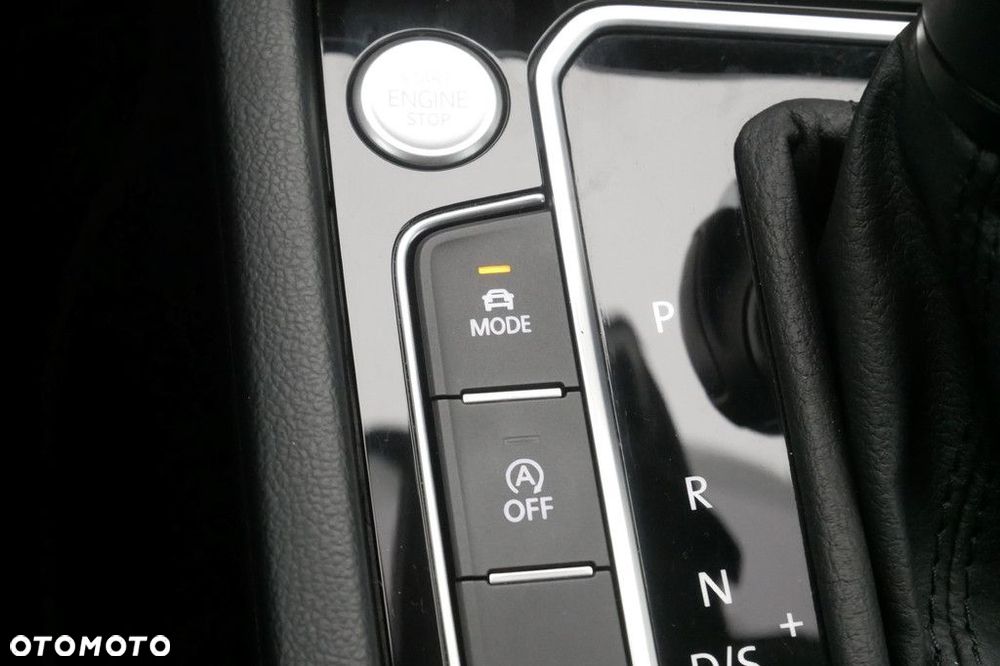 Volkswagen Passat Variant 2.0 TSI Elegance DSG - 23
