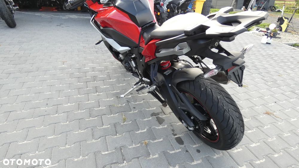 BMW XR - 8