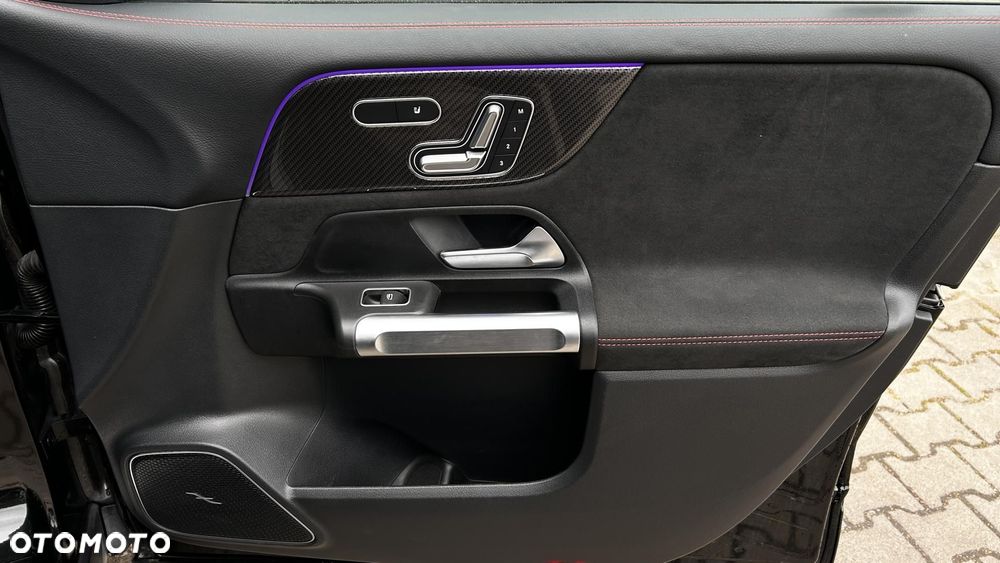 Mercedes-Benz GLB - 22