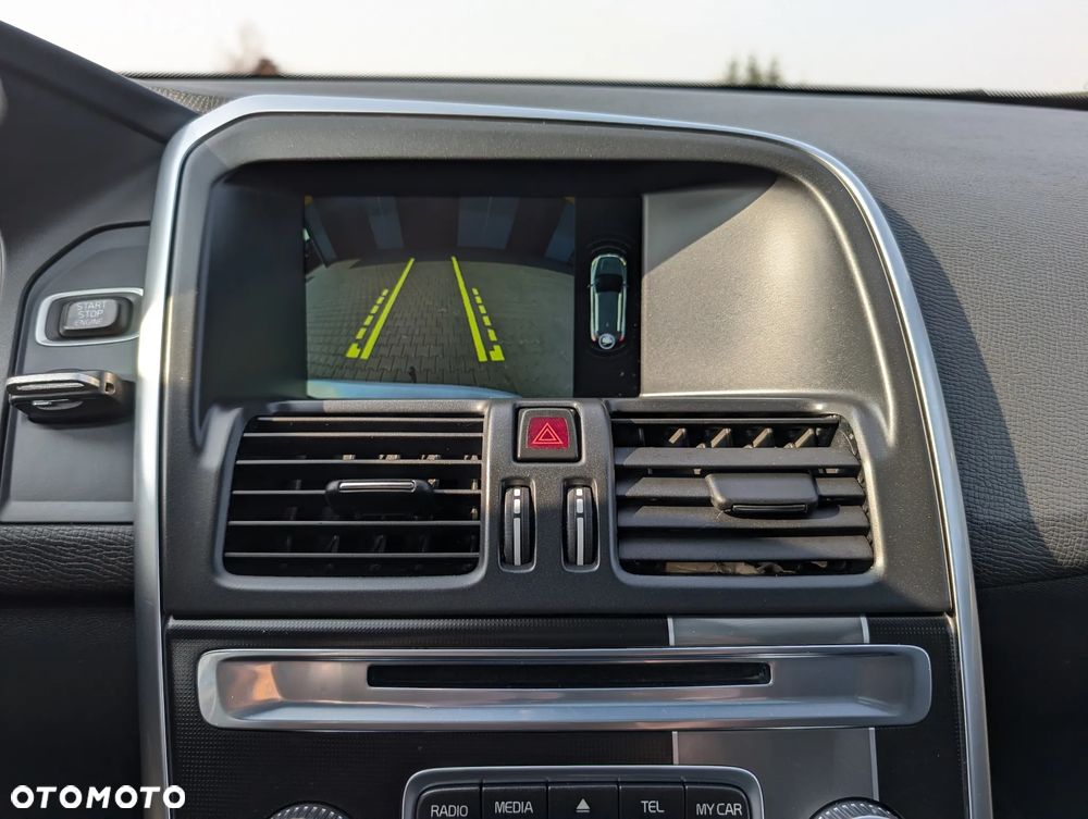 Volvo XC 60 D4 Geartronic RDesign - 28