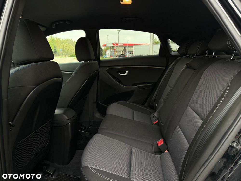 Hyundai i30 blue 1.6 GDI Passion - 32