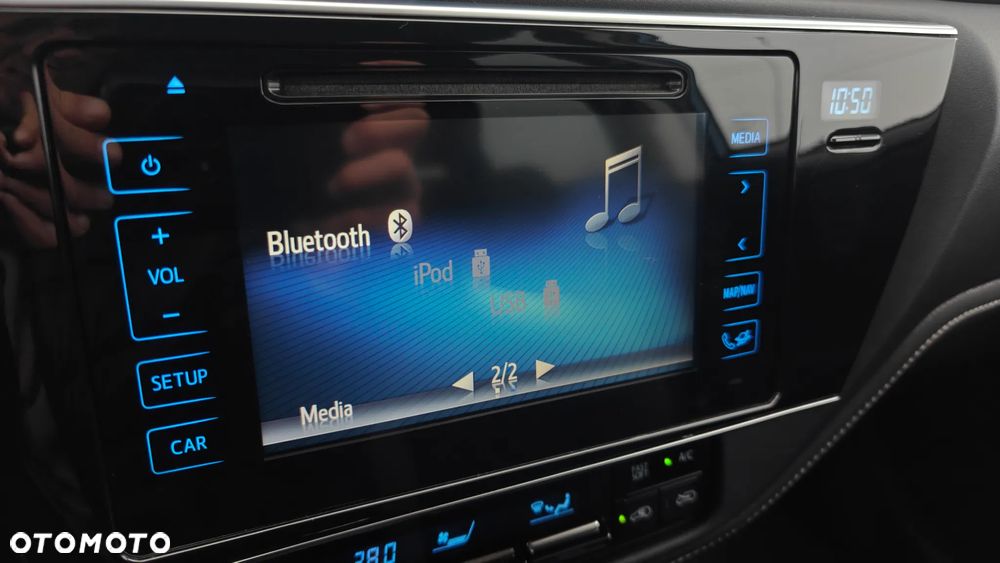 Toyota Auris 1.6 Premium Comfort - 16