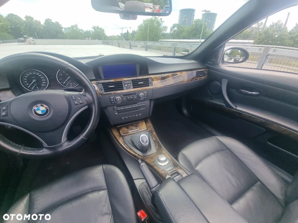 BMW Seria 3 320i - 13