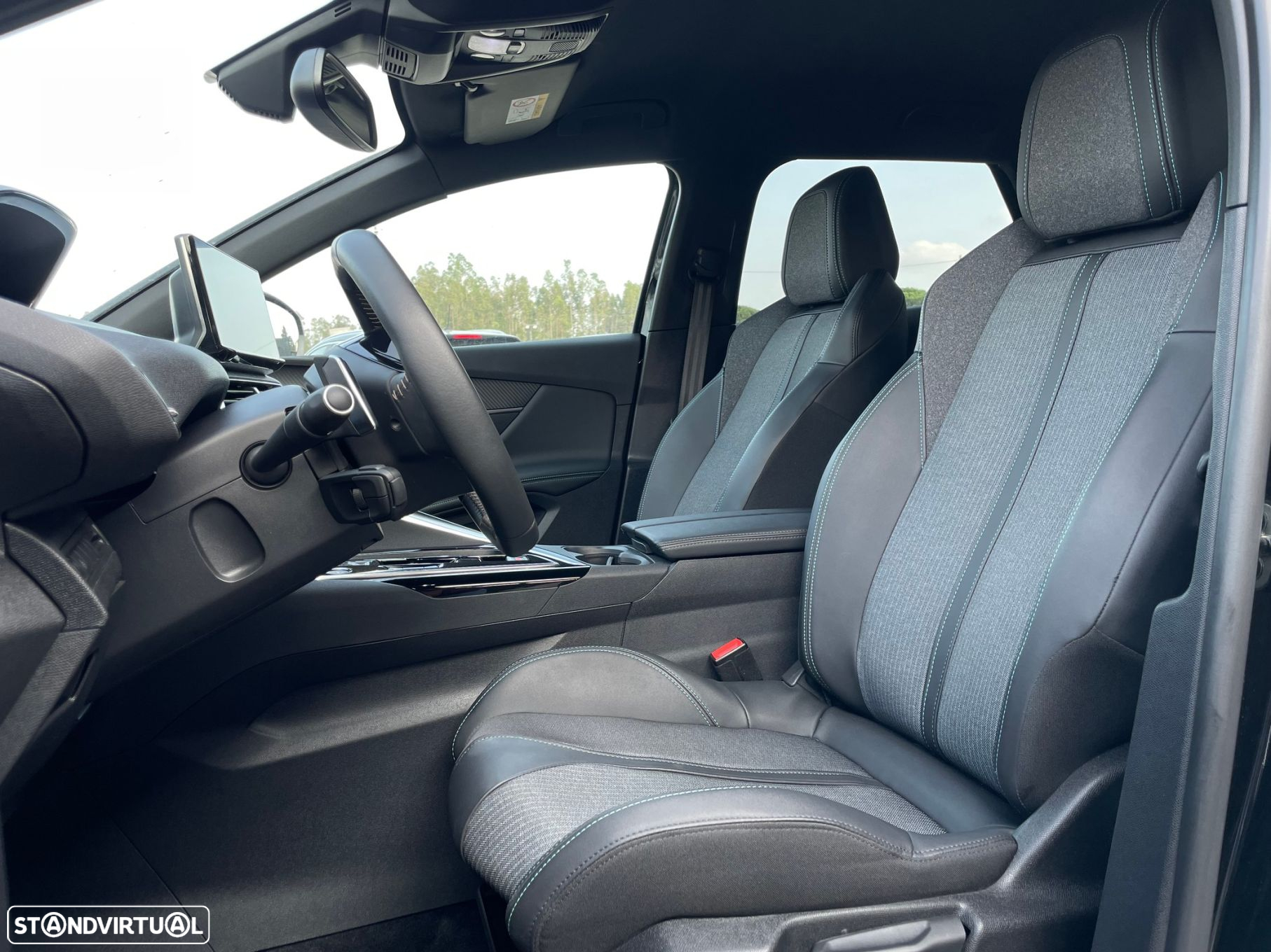 Peugeot 3008 1.2 Hybrid Allure e-DCS6 - 12